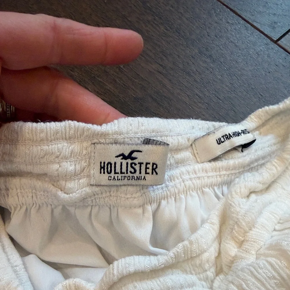 Hollister chic white